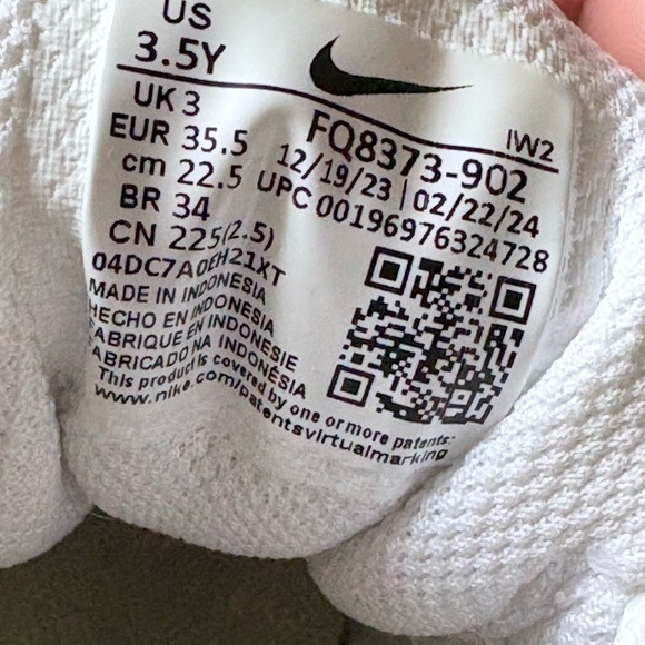 Girls Nike Multi Color Court Borough Sneakers Size 3.5Y - Picture 6 of 6